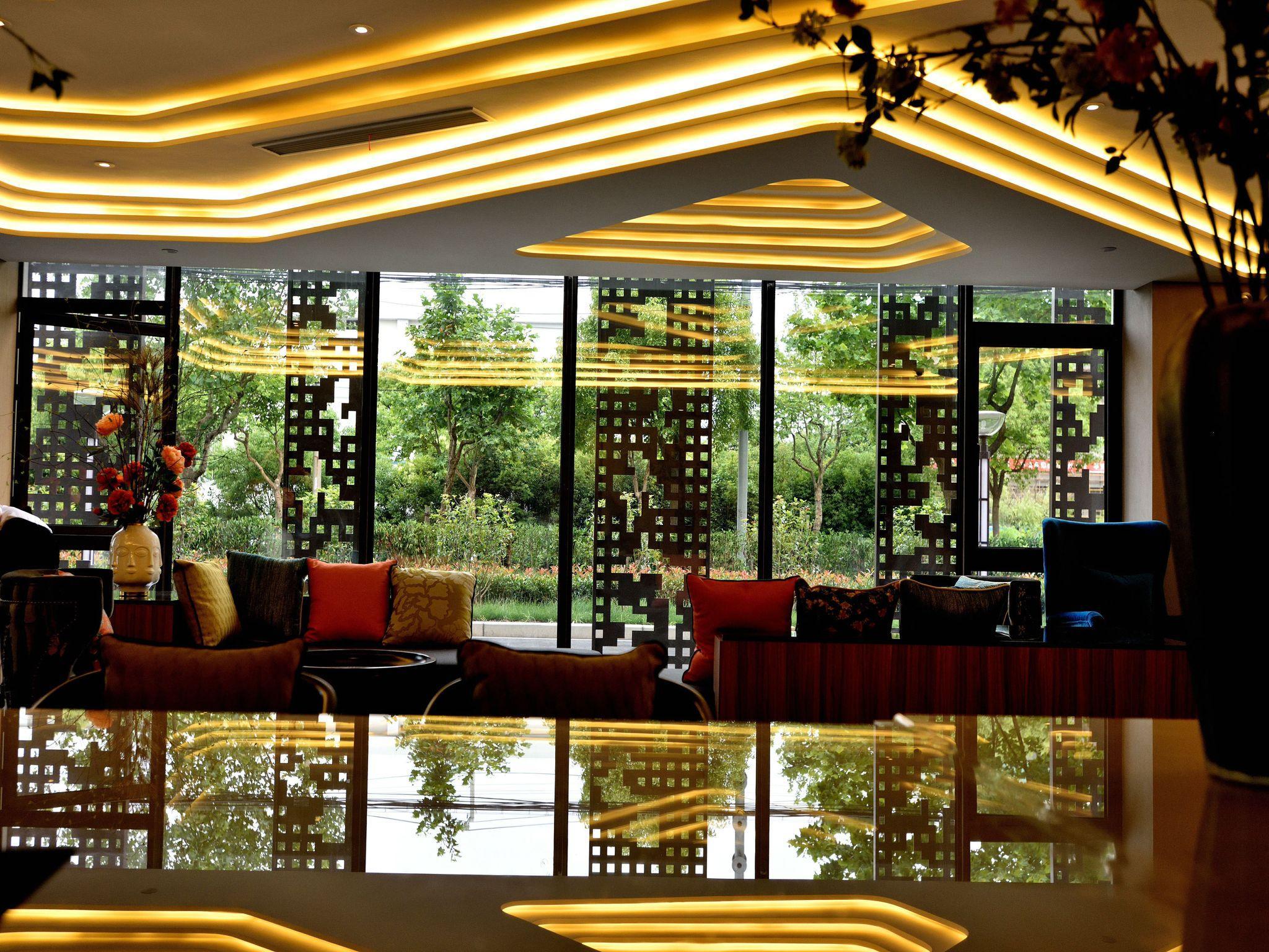 Shanghai-Deco Hotel-Free Shuttle Bus To Pudong Airport And Disneyland Екстер'єр фото