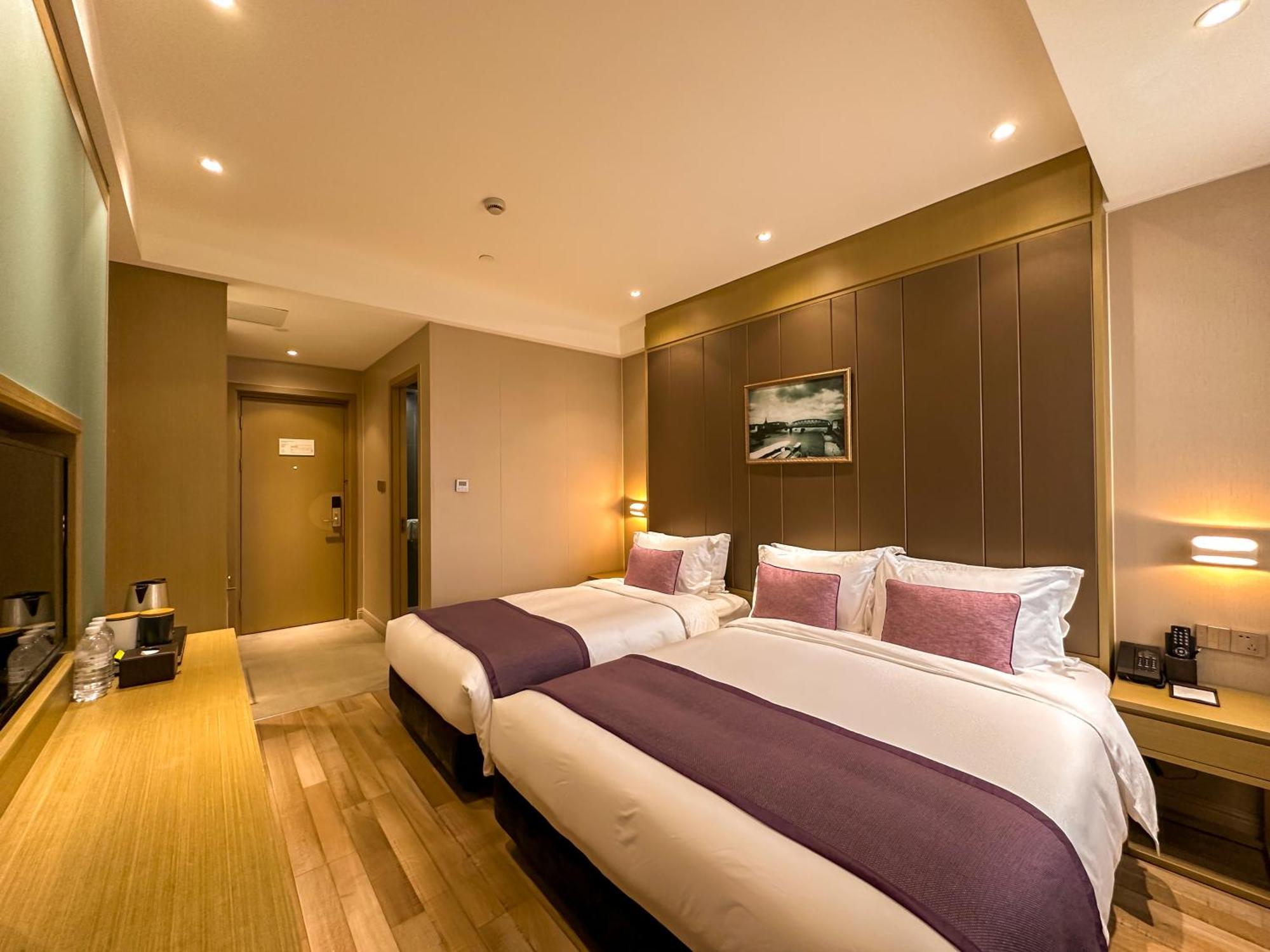 Shanghai-Deco Hotel-Free Shuttle Bus To Pudong Airport And Disneyland Екстер'єр фото