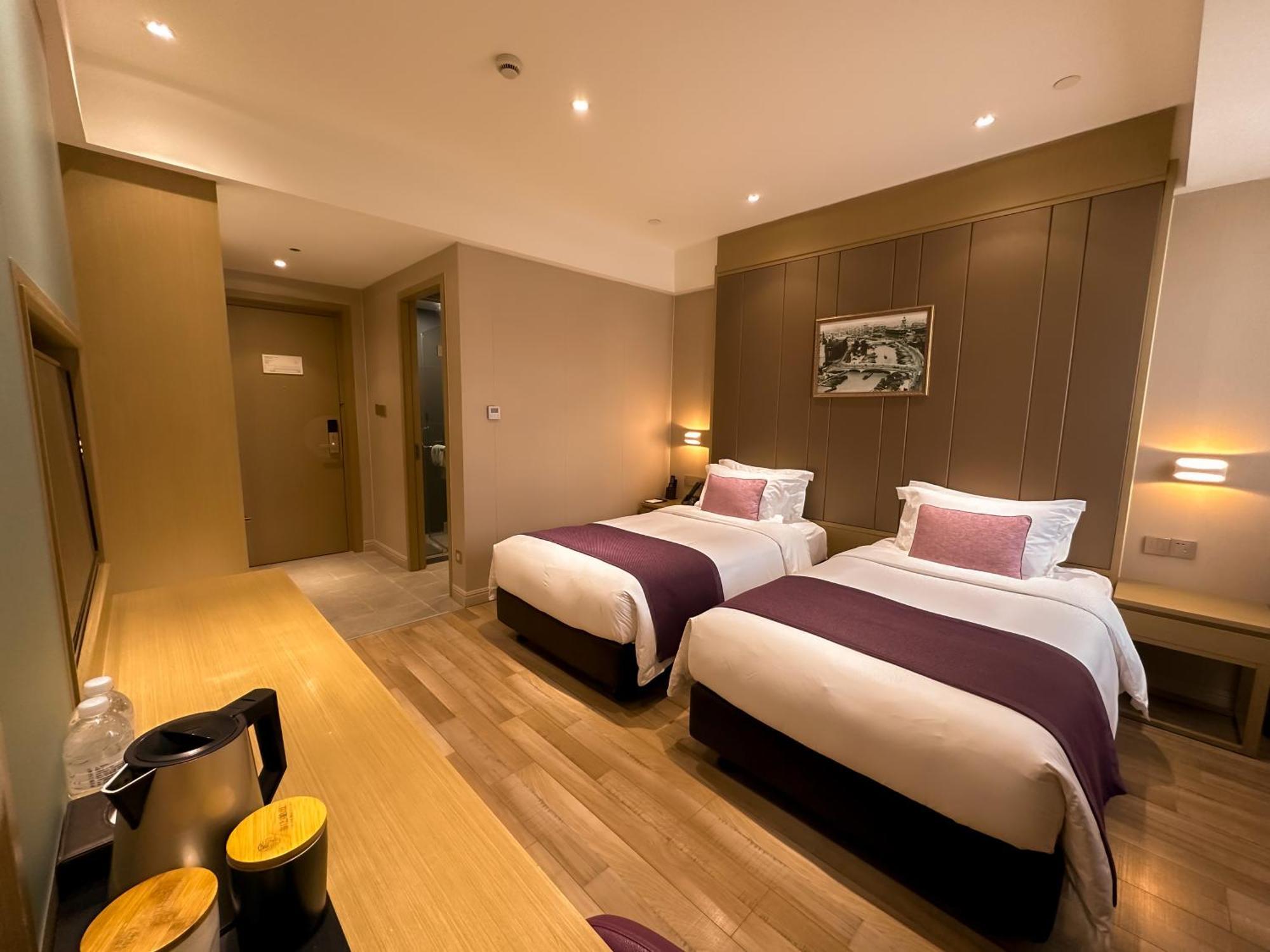 Shanghai-Deco Hotel-Free Shuttle Bus To Pudong Airport And Disneyland Екстер'єр фото