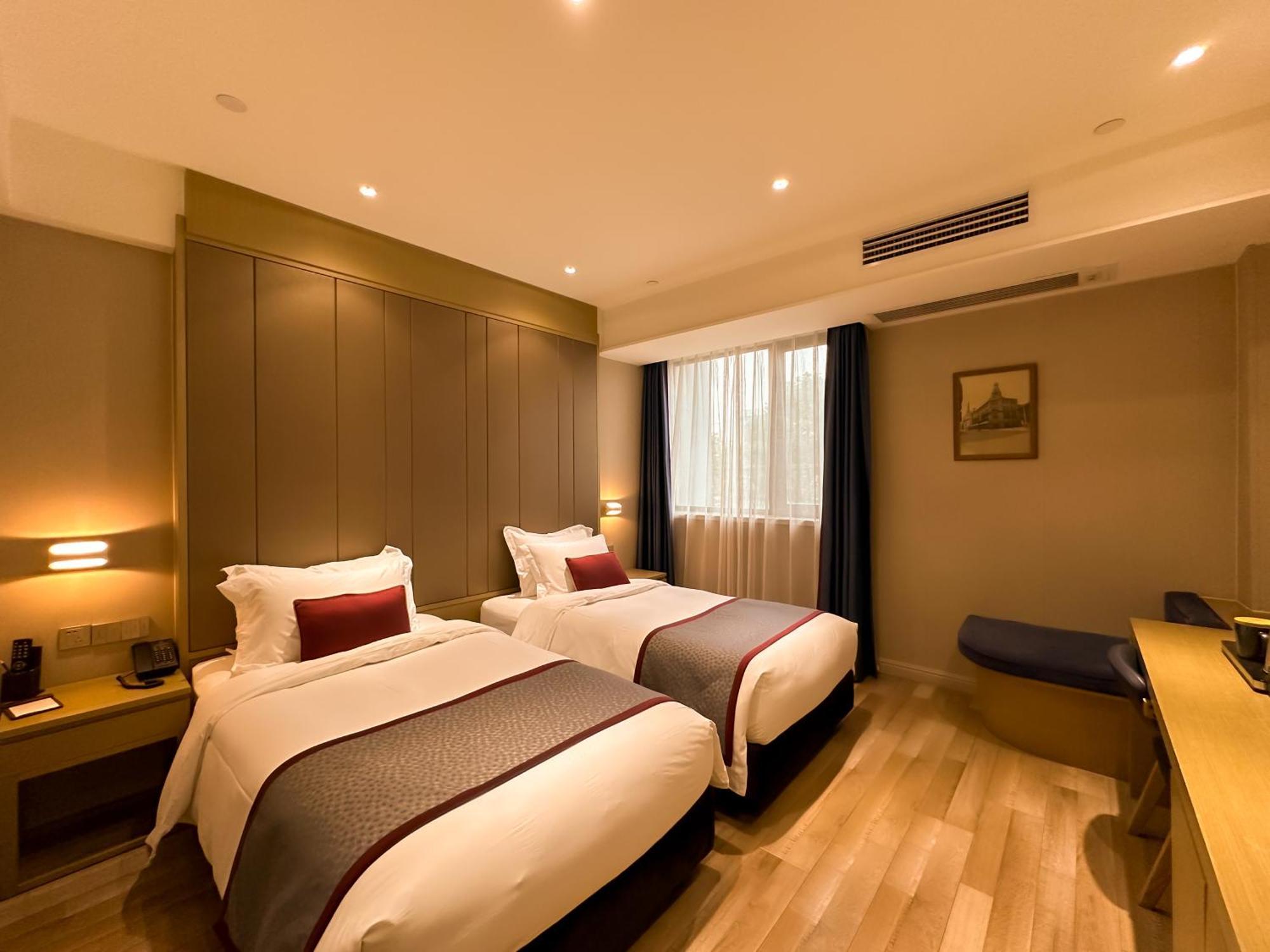 Shanghai-Deco Hotel-Free Shuttle Bus To Pudong Airport And Disneyland Екстер'єр фото