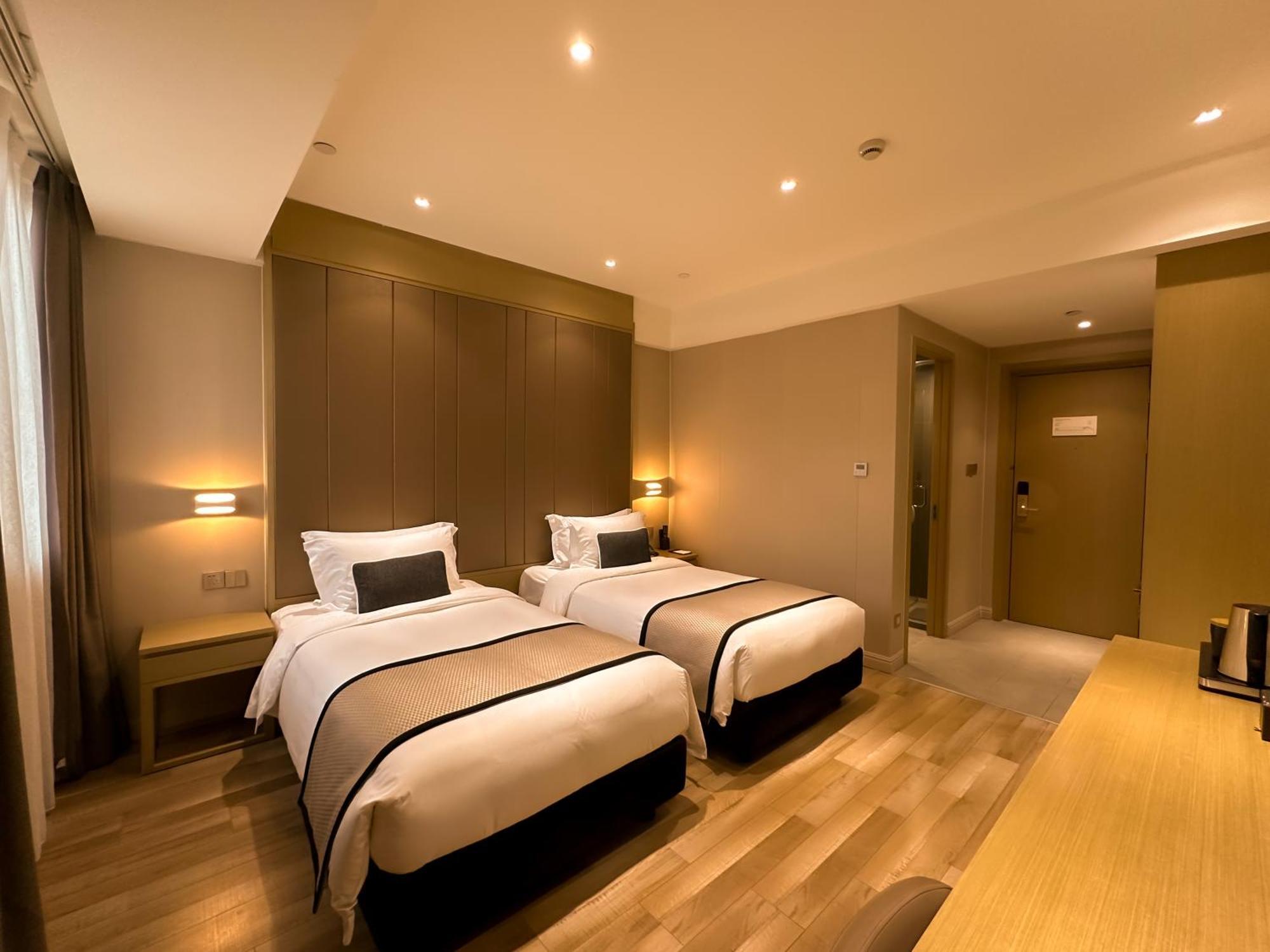 Shanghai-Deco Hotel-Free Shuttle Bus To Pudong Airport And Disneyland Екстер'єр фото