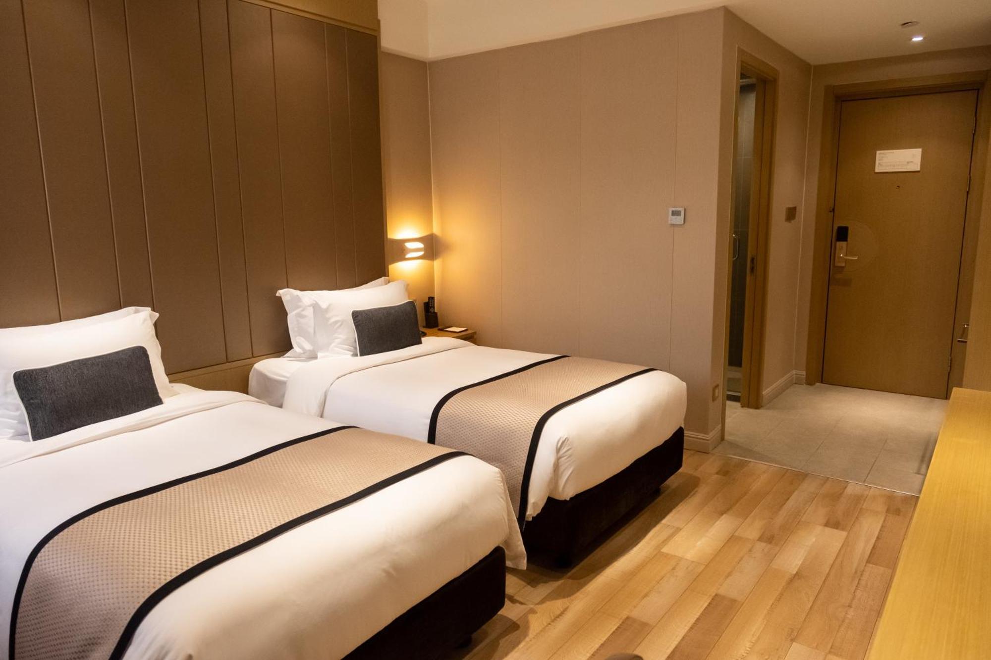 Shanghai-Deco Hotel-Free Shuttle Bus To Pudong Airport And Disneyland Екстер'єр фото