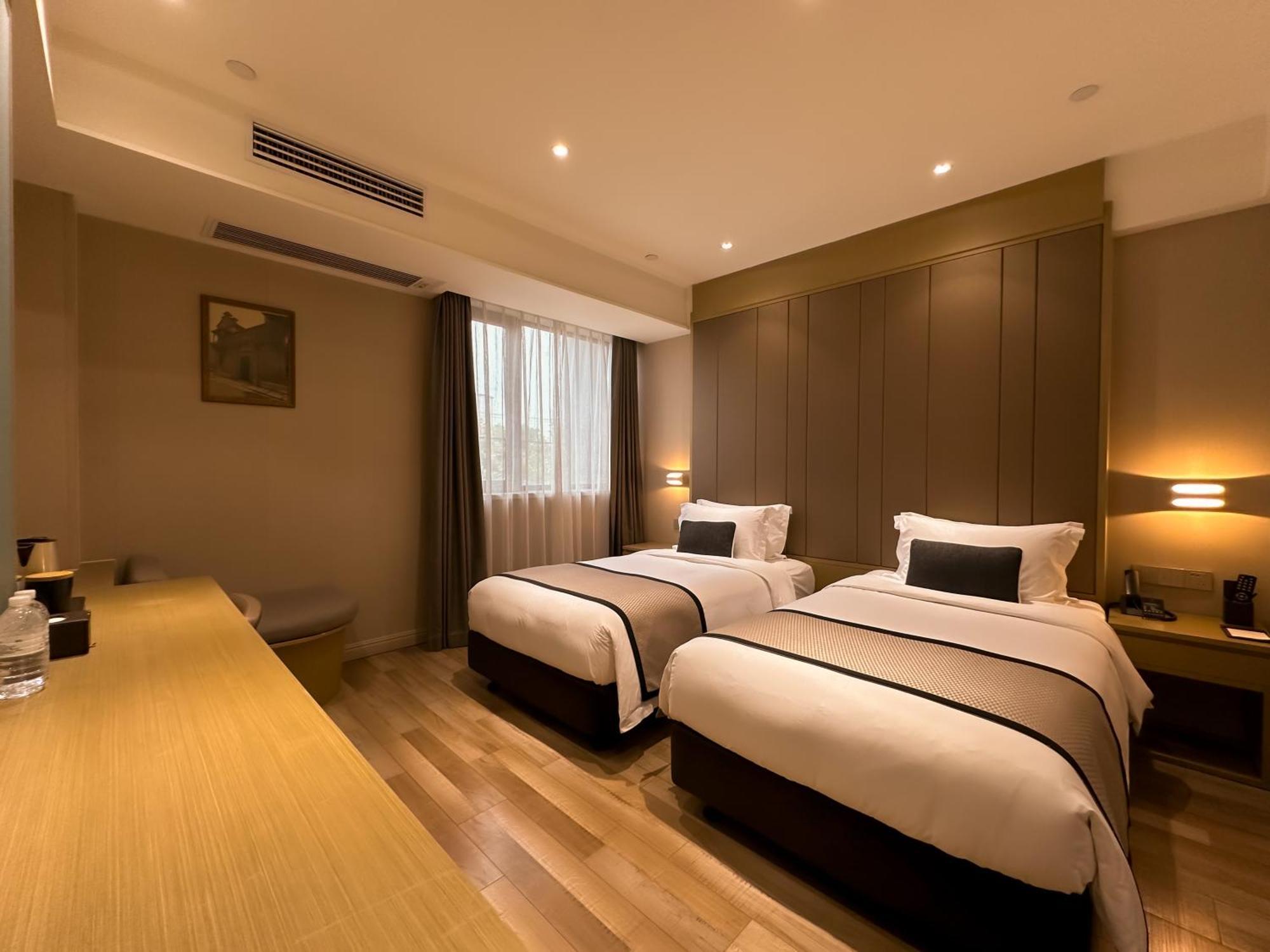 Shanghai-Deco Hotel-Free Shuttle Bus To Pudong Airport And Disneyland Екстер'єр фото