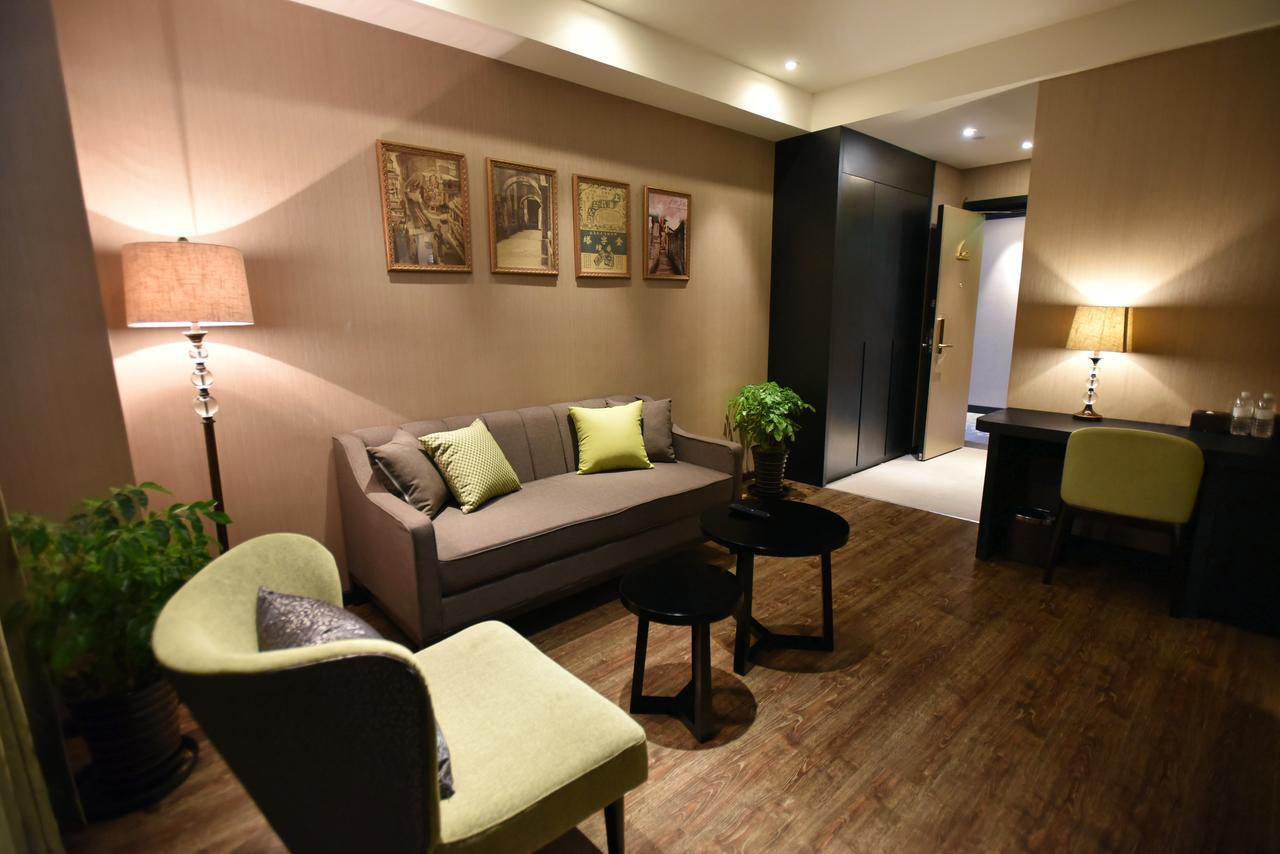 Shanghai-Deco Hotel-Free Shuttle Bus To Pudong Airport And Disneyland Екстер'єр фото
