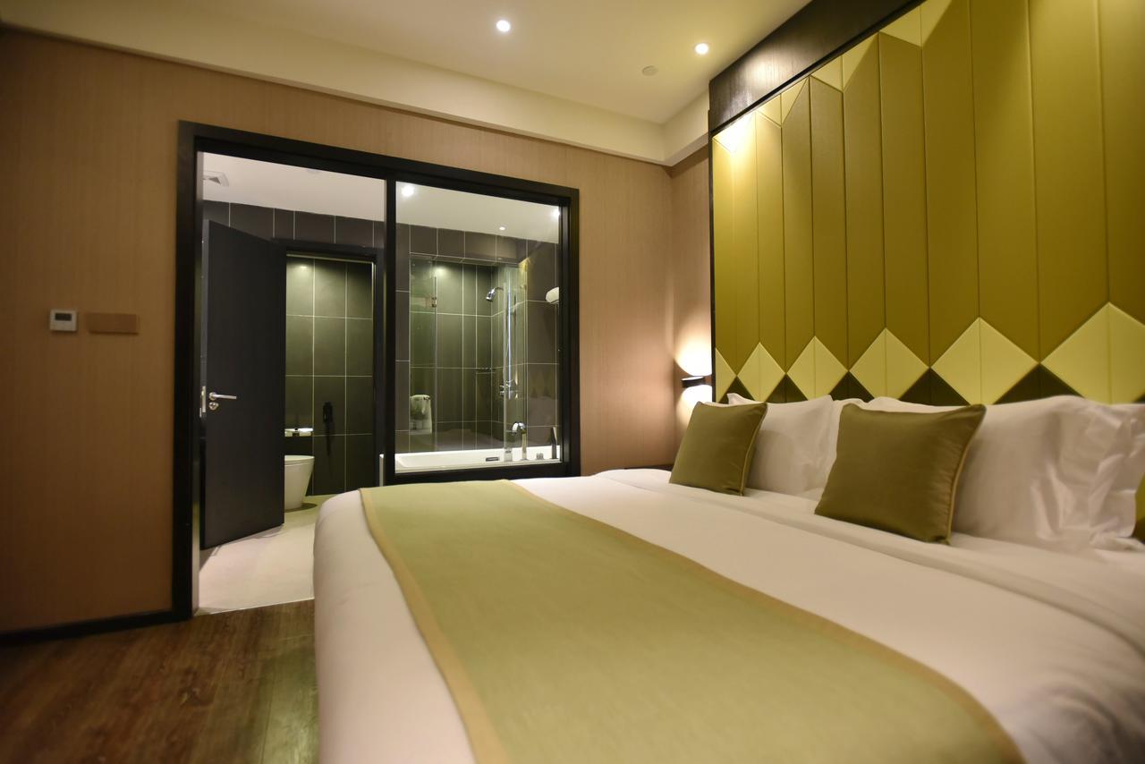 Shanghai-Deco Hotel-Free Shuttle Bus To Pudong Airport And Disneyland Екстер'єр фото