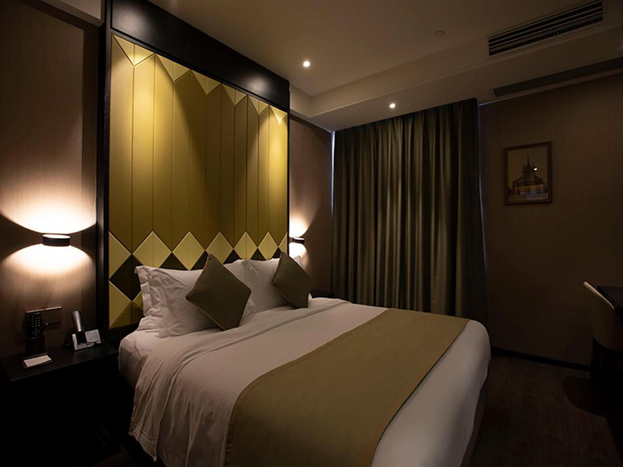 Shanghai-Deco Hotel-Free Shuttle Bus To Pudong Airport And Disneyland Екстер'єр фото