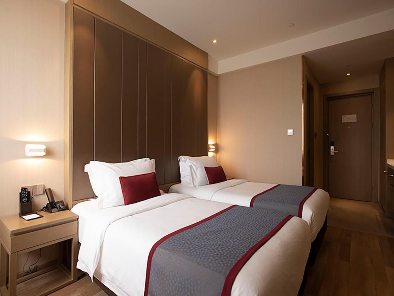 Shanghai-Deco Hotel-Free Shuttle Bus To Pudong Airport And Disneyland Екстер'єр фото