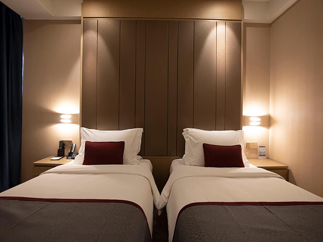 Shanghai-Deco Hotel-Free Shuttle Bus To Pudong Airport And Disneyland Екстер'єр фото